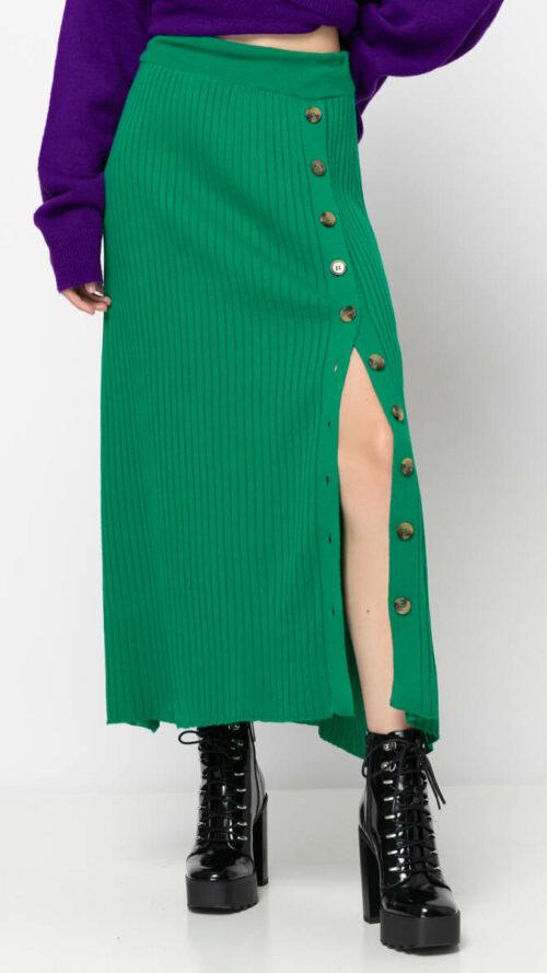 Midi πράσινη φούστα με σκίσιμο μέχρι κάτω και κουμπιά από μπροστά. Έχει λάστιχο στη μέση. Εμφάνιση ζουμ από μπροστά